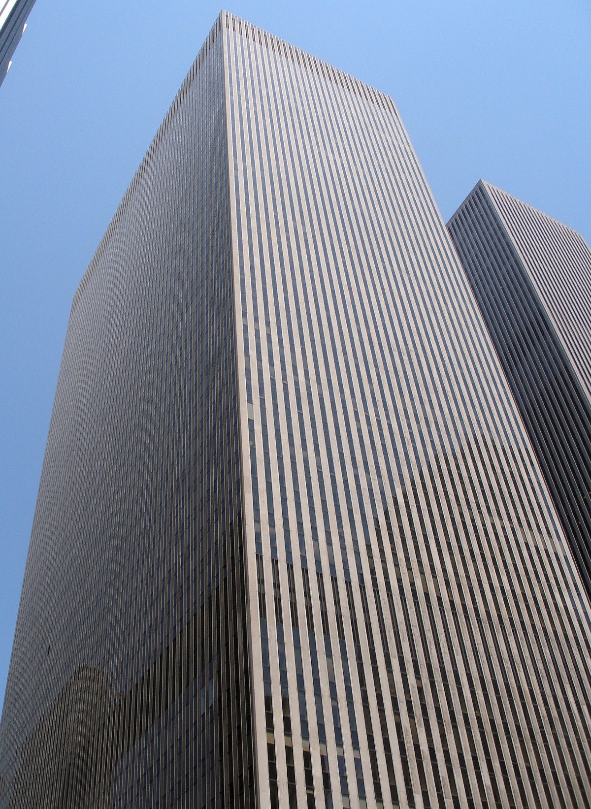 News Corp headquarters building at 1211 Avenue of the Americas in New York City
